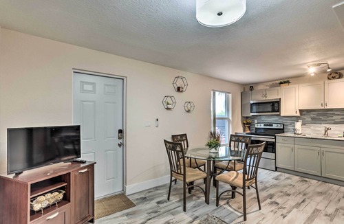 Riviera Beach Apartment | Inviting Apartment < 2 Mi to Riviera Beach!