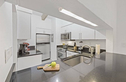 Marco Island Condo | Inviting condo w/pool just a steps from the beach