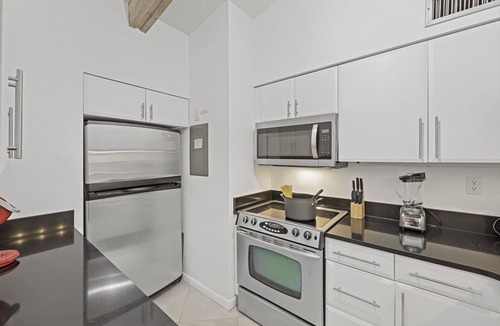 Marco Island Condo | Inviting condo w/pool just a steps from the beach