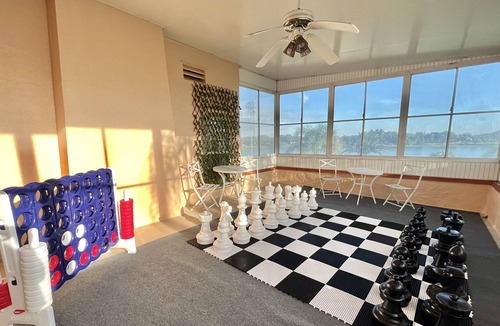 Florida South Atlantic Coast House | Inviting, Spacious, Relaxing & fun W/Lakeview and modern Historic Charm! 3/2.5