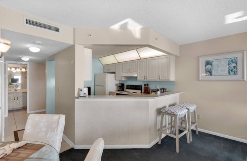 Biltmore Beach Condo | Irresistible! 3rd Floor, 5 Star Beach Front! Early 1:30p check in! Beach setup