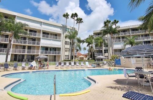 St. Petersburg Apartment | Isla Del Sol Bahia Vista 105