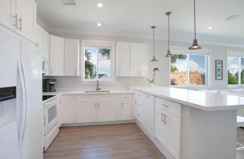 Islamorada Villa | Isla Honeydew - Waterfront Boutique Resort, Htd Pool, Dock, Walkable
