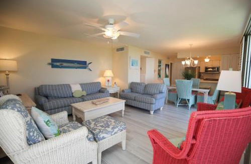 Sanibel House | Island Beach Club #330E
