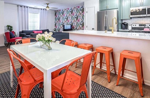 Whitemarsh Island House | Island Getaway Home * Tybee & Downtown * Dogs OK * Putting Green