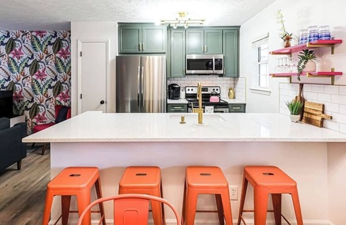Whitemarsh Island House | Island Getaway Home * Tybee & Downtown * Dogs OK * Putting Green