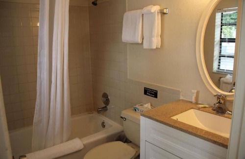 Little Torch Key Hotel | Island Getaway w/Access to Private Beach + Pool | Free Parking & Breakfast