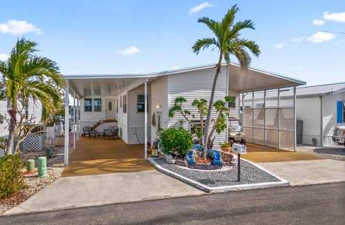 Saint James City House | Island Getaway