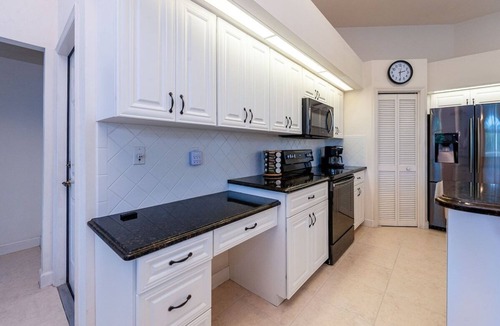 Beachview Country Club Estates House | Island Home w/Pool, covered deck outdoor dining,15min walk to beach, desk
