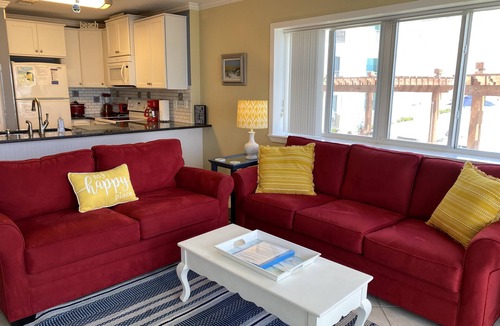 Fort Walton Beach Condo | ISLAND SANDS #201- PANORAMIC VIEWS! 2nd FLOOR END UNIT