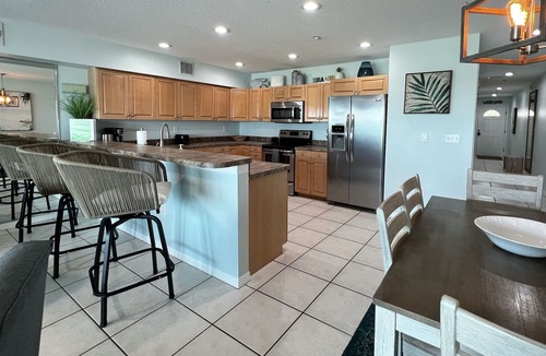 Indian Rocks Beach Condo | Island Sands- Beachfront on Indian Rocks Beach - Family Fav w/Pool!