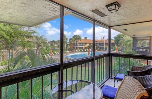 Marco Island Condo | Island-style condo w/ two heated pools & brief walk to beach