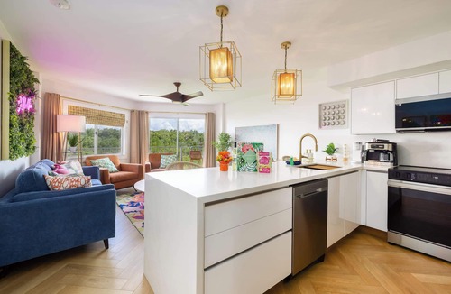 Blue Waters Condo | Island Time at Ocean Pointe Luxe 2 King Spa BR/BA, 2 Balcony