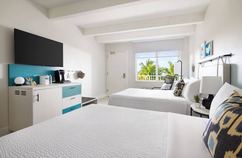 New Town Hotel | Island Views & Comfort | 4 Rooms at Blue Flamingo Key West l Pools & Cabanas