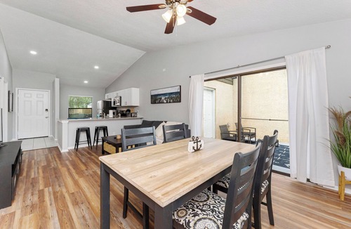Southside House | Islander Oasis: 2 Bed/1 Bath Cottage Retreat - Pet-friendly!