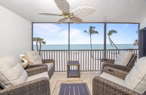 Sanibel Condo | It's All About the VIEW and LOCATION – Rare 3-Bedroom Corner Condo