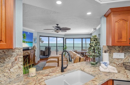 Sanibel Condo | It's All About the VIEW and LOCATION – Rare 3-Bedroom Corner Condo