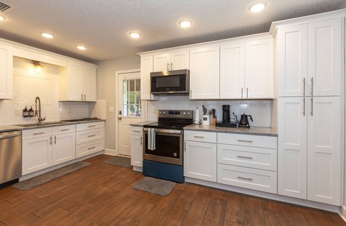 South Riverside House | Jacksonville Newly Renovated Stylish 3BR Downtown