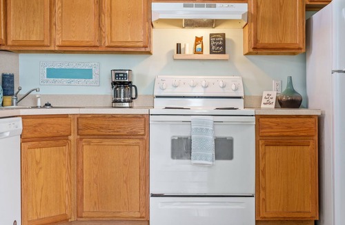 Jacksonville Apartment | Jacksonville's Beachy Bungalow 2 Bedrooms