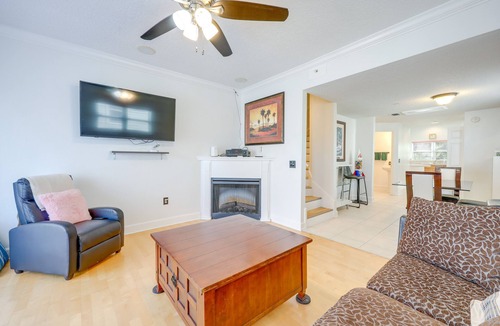 Neptune Beach House | Jacksonville Beach Townhome: Steps to the Sand!