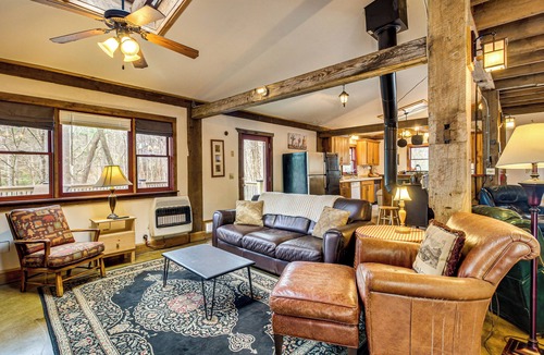 Jasper Cabin | Jasper '7 Timbers' Cabin on 10 Acres w/a Creek!