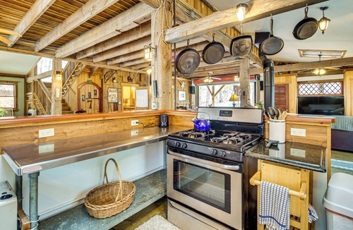 Jasper Cabin | Jasper '7 Timbers' Cabin on 10 Acres w/a Creek!