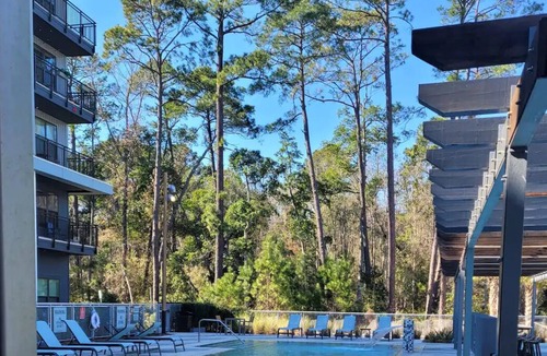 Baymeadows Condo | Jaxonville Luxury Condo⬗| Resort Access | SLEEPS 6