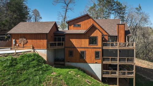 Blue Ridge House | Jazzy's Cozy Creekside