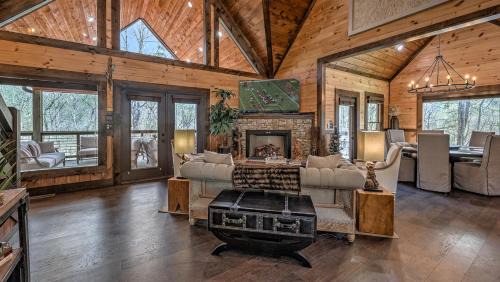Blue Ridge House | Jazzy's Cozy Creekside
