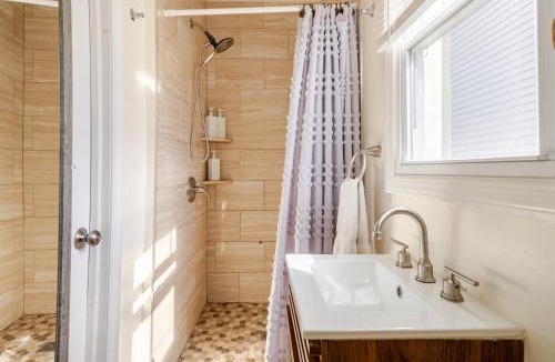 Fairview House | Jersey Haven NYC Next Door - Single car FREE PARKING