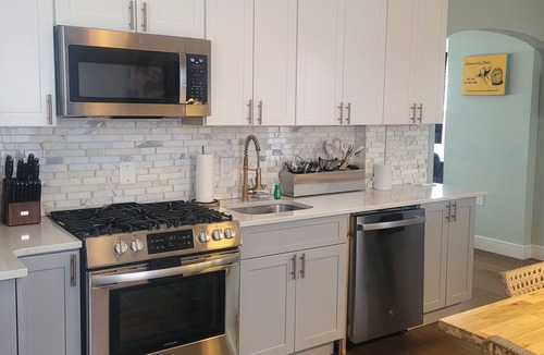 Atlantic City House | Jersey Shore 7 BR, 3 blocks to the the beach/boardwalk, casinos