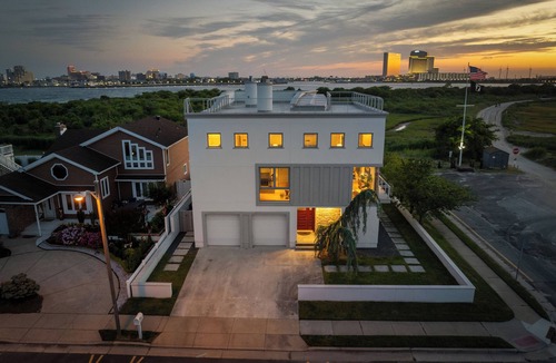 Southend House | Jersey Shore | Ocean View, Pool & BBQ Area