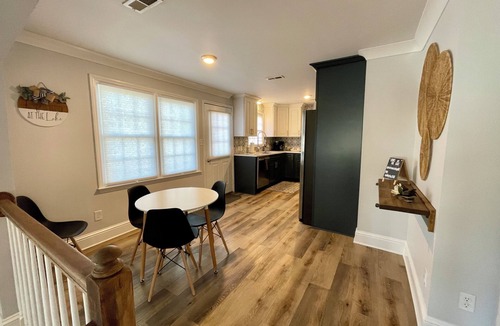 Manning House | Jewel on the Lake - Relaxing Lakefront Home