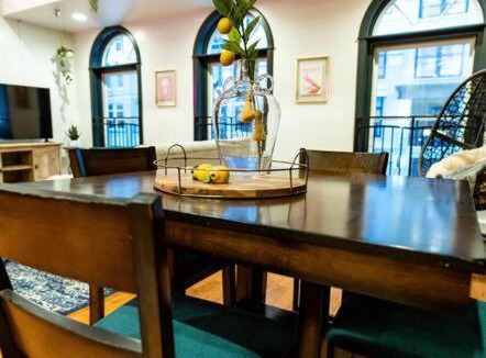 Downtown Knoxville Apartment | Jolene's Hideout - Noise Notice Wed-Sun