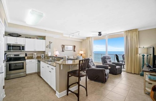 Panama City Beach Resort | *July 17 - 19, 24 - 26th Open! *Beautiful Views!