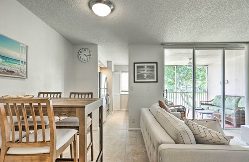 Jupiter Apartment | Jupiter Bay Condo w/Pool < Half Mile to Beach!