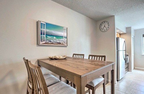 Jupiter Apartment | Jupiter Bay Condo w/Pool < Half Mile to Beach!