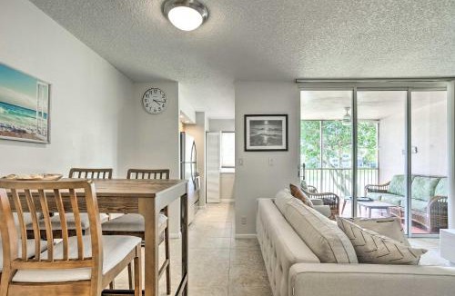 Jupiter Apartment | Jupiter Bay Condo with Pool Less Than Half Mile to Beach!