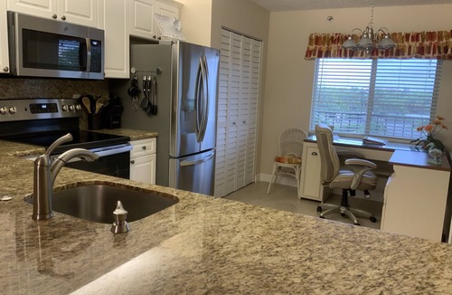 Jupiter Condo | Jupiter Bay Garden View Easy Walk to Carlin Park Beach, Shops, Restaurants&Fun
