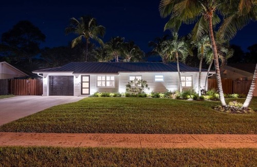 Jupiter House | Jupiter Beach Paradise: Luxury & Adventure