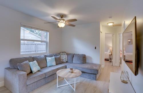 North Palm Beach Heights House | Jupiter Townhome with Patio and Yard about 6 Mi to Beach!