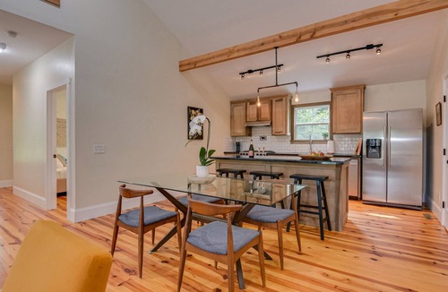 Aiken Cottage | Just minutes from downtown Aiken and Bruce's Field and Highland Event Center