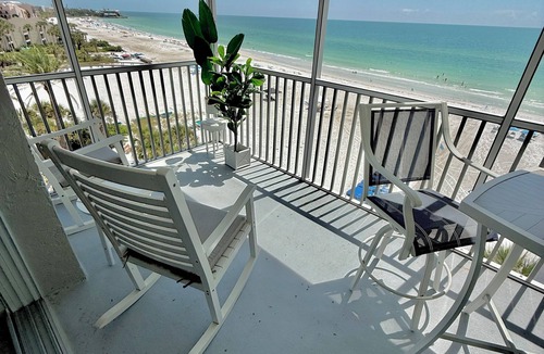 Siesta Key Condo | Just remodeled, professionally decorated bright and airy!