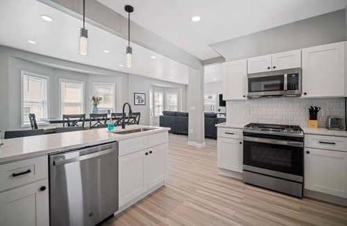 Ventnor City House | Just Renovated 4BR home - 1.5 Blocks to the Beach!