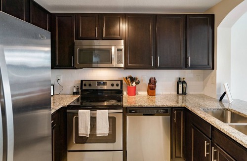 Davie Apartment | Kasa | Drive to Secret Woods Nature Center | Fort Lauderdale