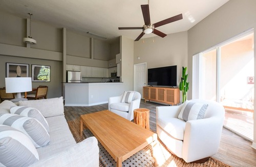Wellington Apartment | Kasa | Family Friendly 2BD + Private Balcony | Wellington