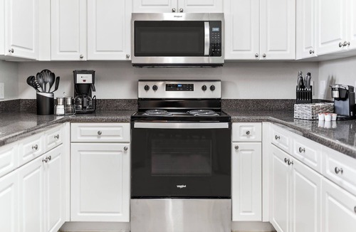 Wellington Apartment | Kasa | Family Friendly 2BD + Private Balcony | Wellington
