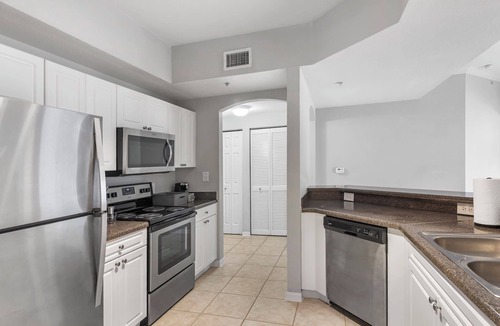 Wellington Apartment | Kasa | Family Friendly 3BD + Laptop Friendly | Wellington