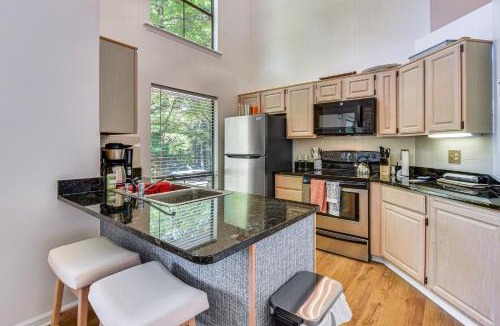 Salem House | Keowee Key Condo w/Lake Access & Community Pools!