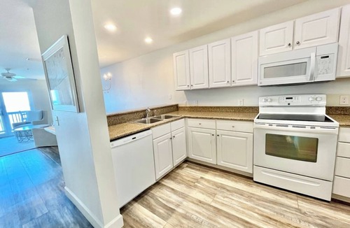 Innerarity Townhomes House | Key to Paradise: Waterfront Home & 2 Kayaks!